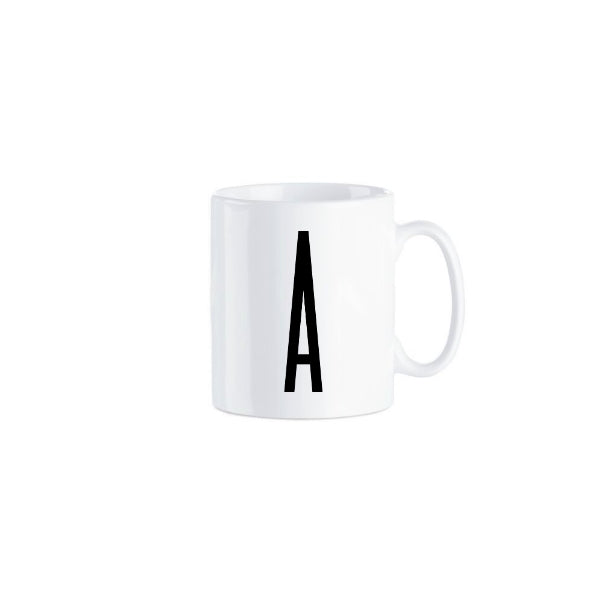 GRAPHIC LETTER MUG