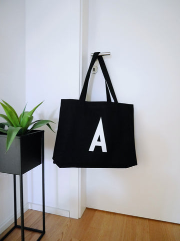 GRAPHIC LETTER BAG